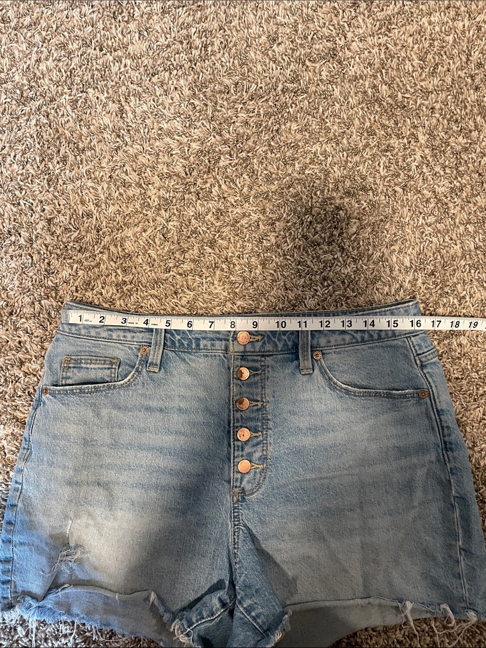 Universal Thread Button-Front Jean Shorts - Picture 4 of 5